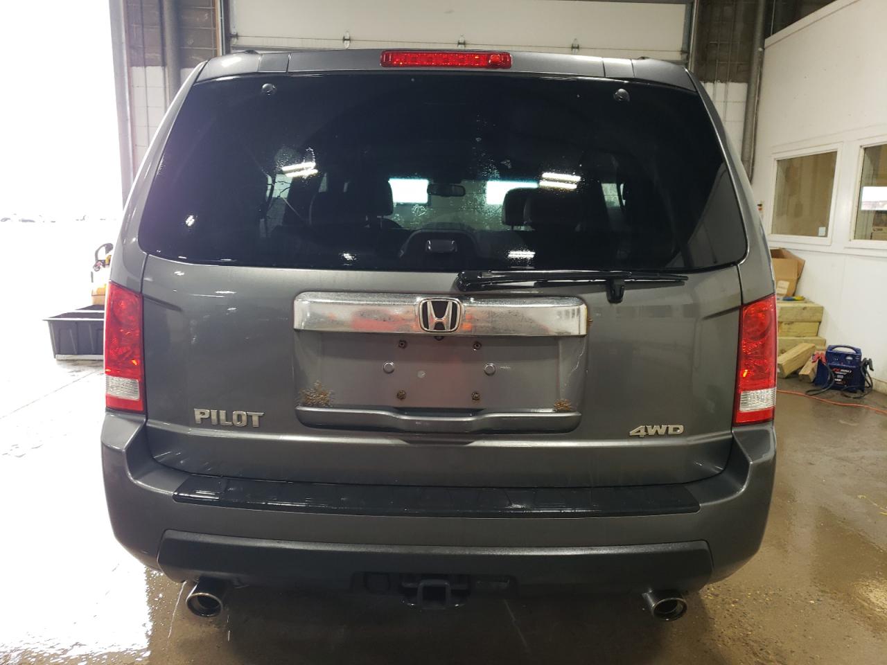 5FNYF4H70BB014902 2011 Honda Pilot Exln