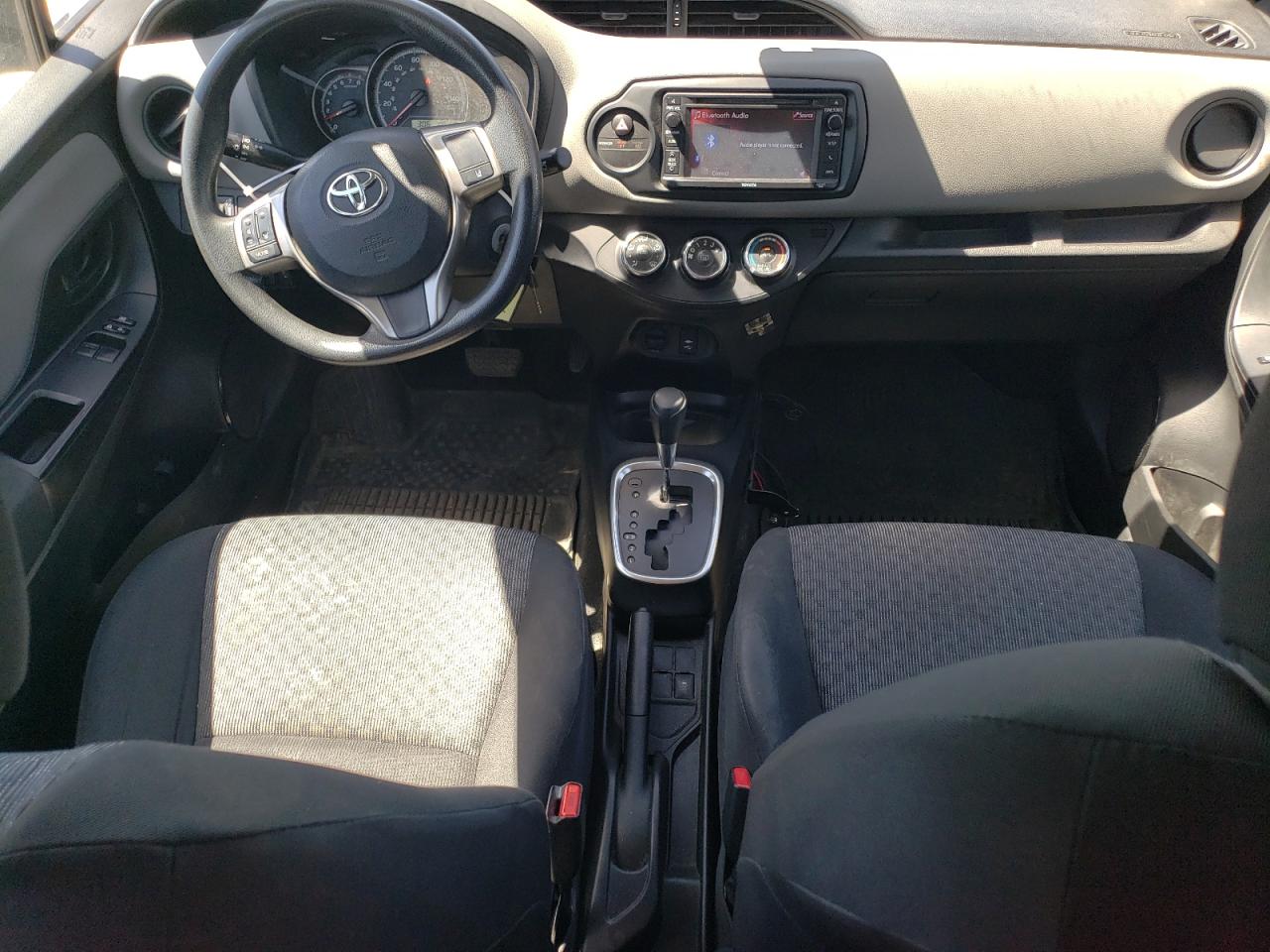 VNKJTUD36HA083082 2017 Toyota Yaris L