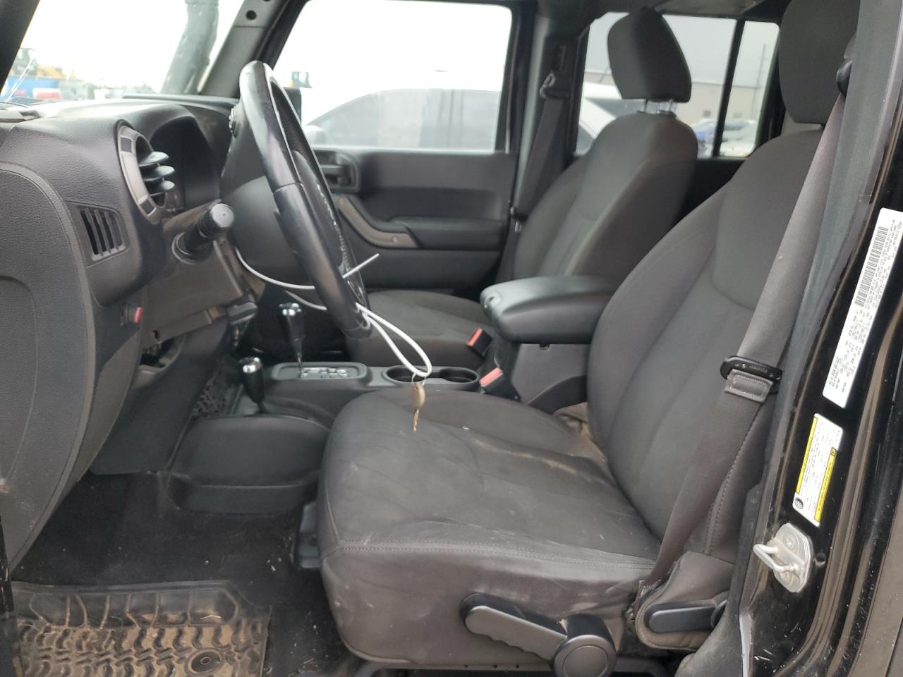 1C4BJWDG4GL116164 2016 Jeep Wrangler Unlimited Sport