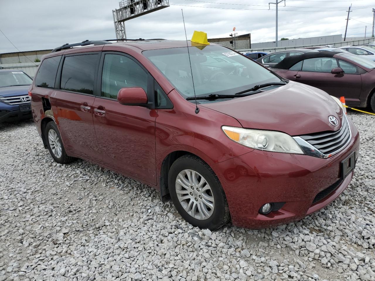 5TDYK3DC7ES469478 2014 Toyota Sienna Xle