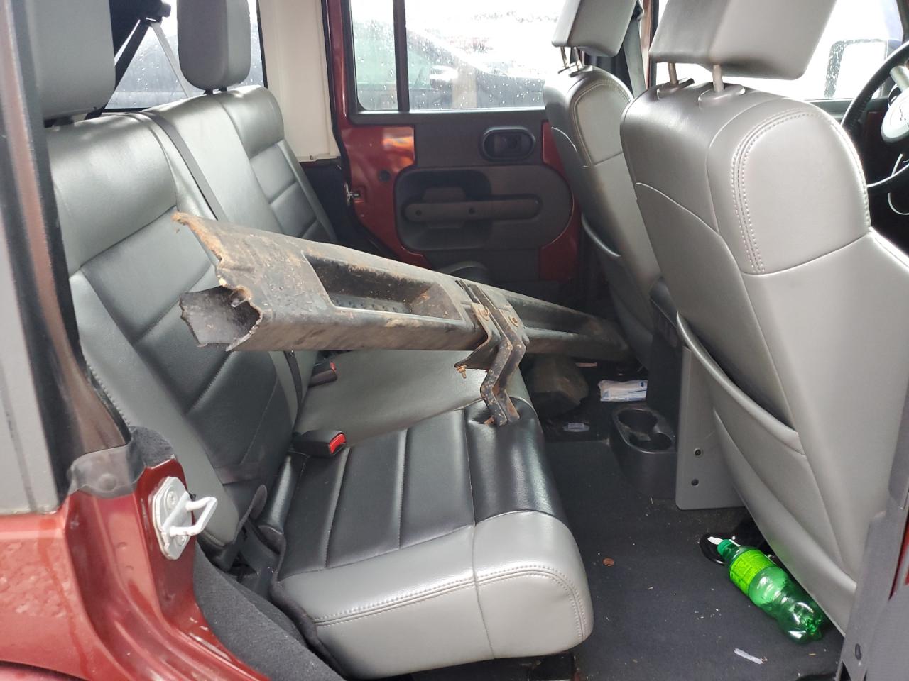 1J4BA5H14AL144192 2010 Jeep Wrangler Unlimited Sahara