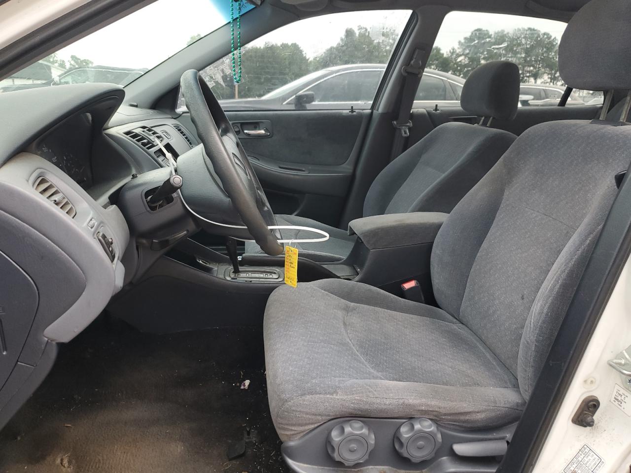 1HGCG564X1A095888 2001 Honda Accord Lx