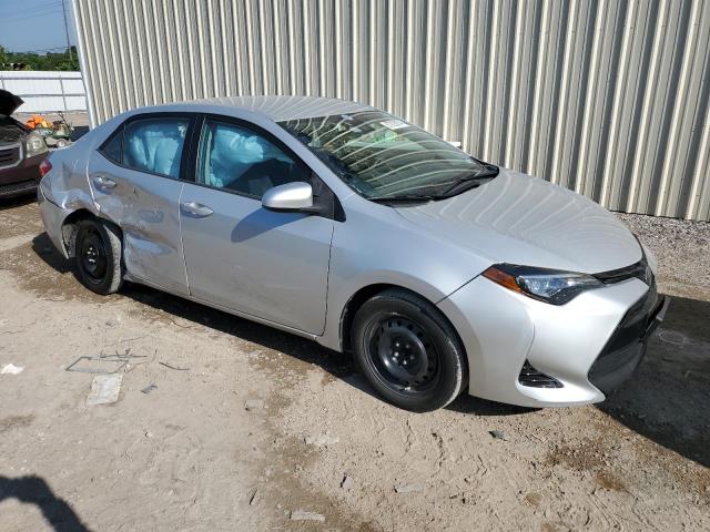 2018 Toyota Corolla L VIN: 5YFBURHE3JP814586 Lot: 57025674