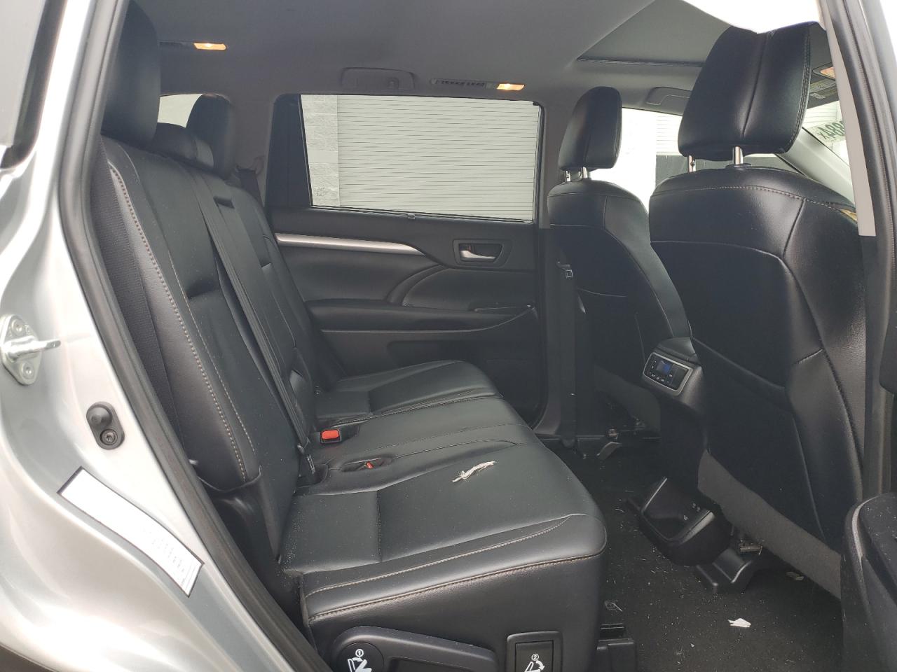 5TDKZRFHXKS299951 2019 Toyota Highlander Se