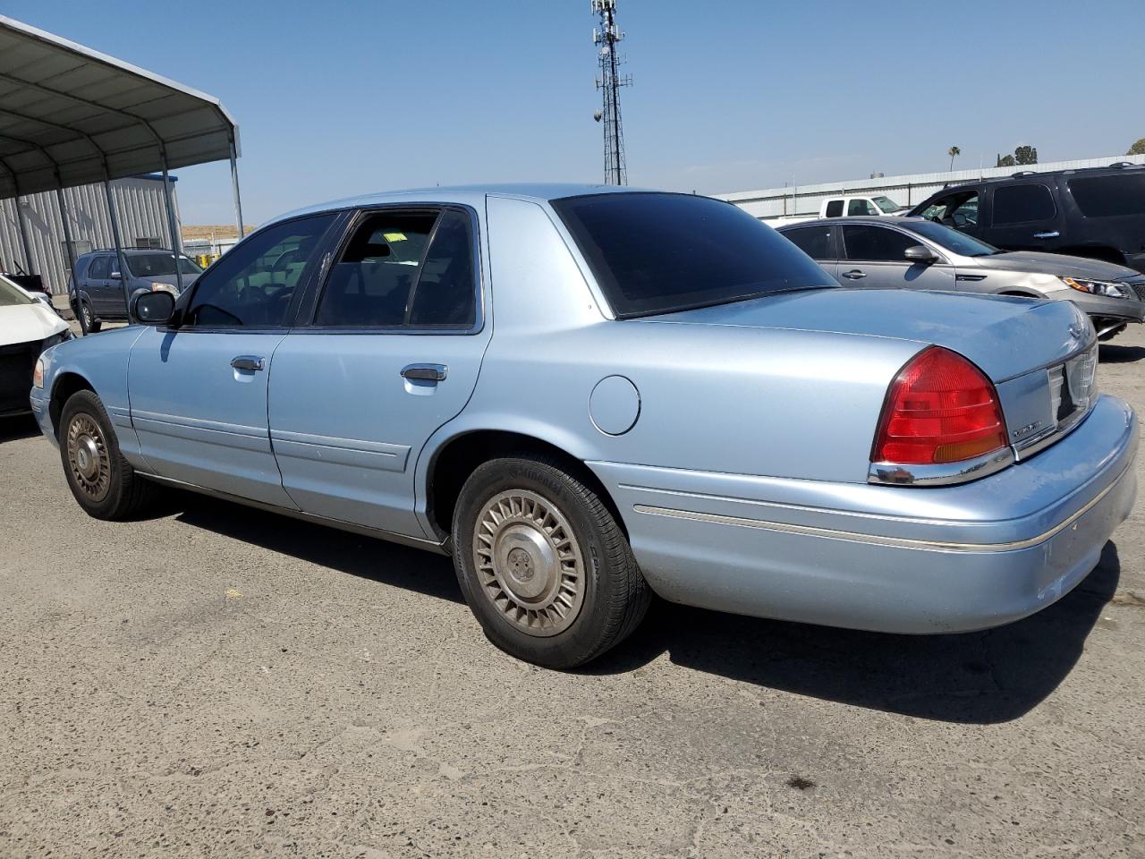 2FAFP73W51X106936 2001 Ford Crown Victoria