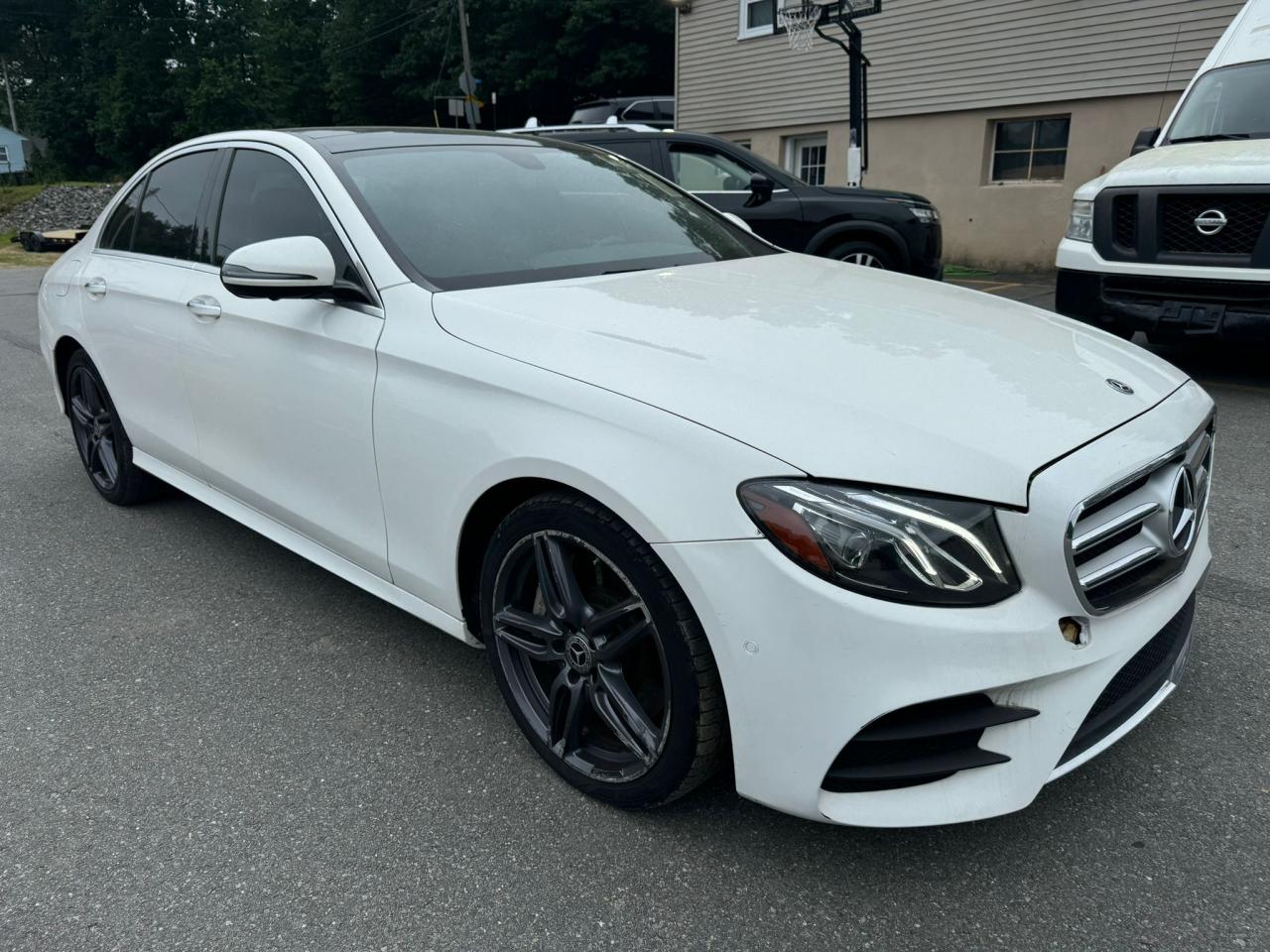 2019 Mercedes-Benz E 300 4Matic vin: WDDZF4KB3KA524936