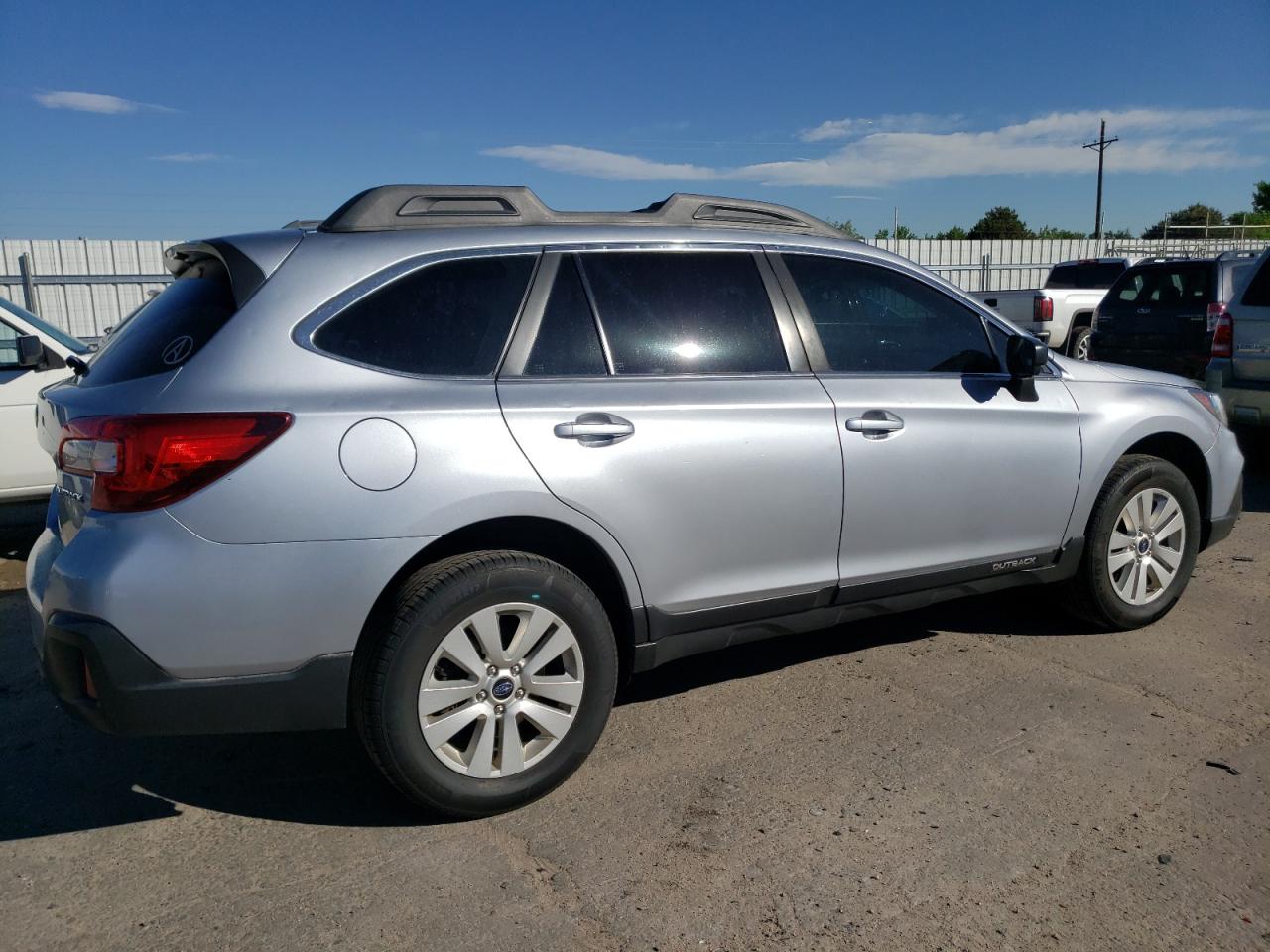 4S4BSAAC7J3394674 2018 Subaru Outback 2.5I