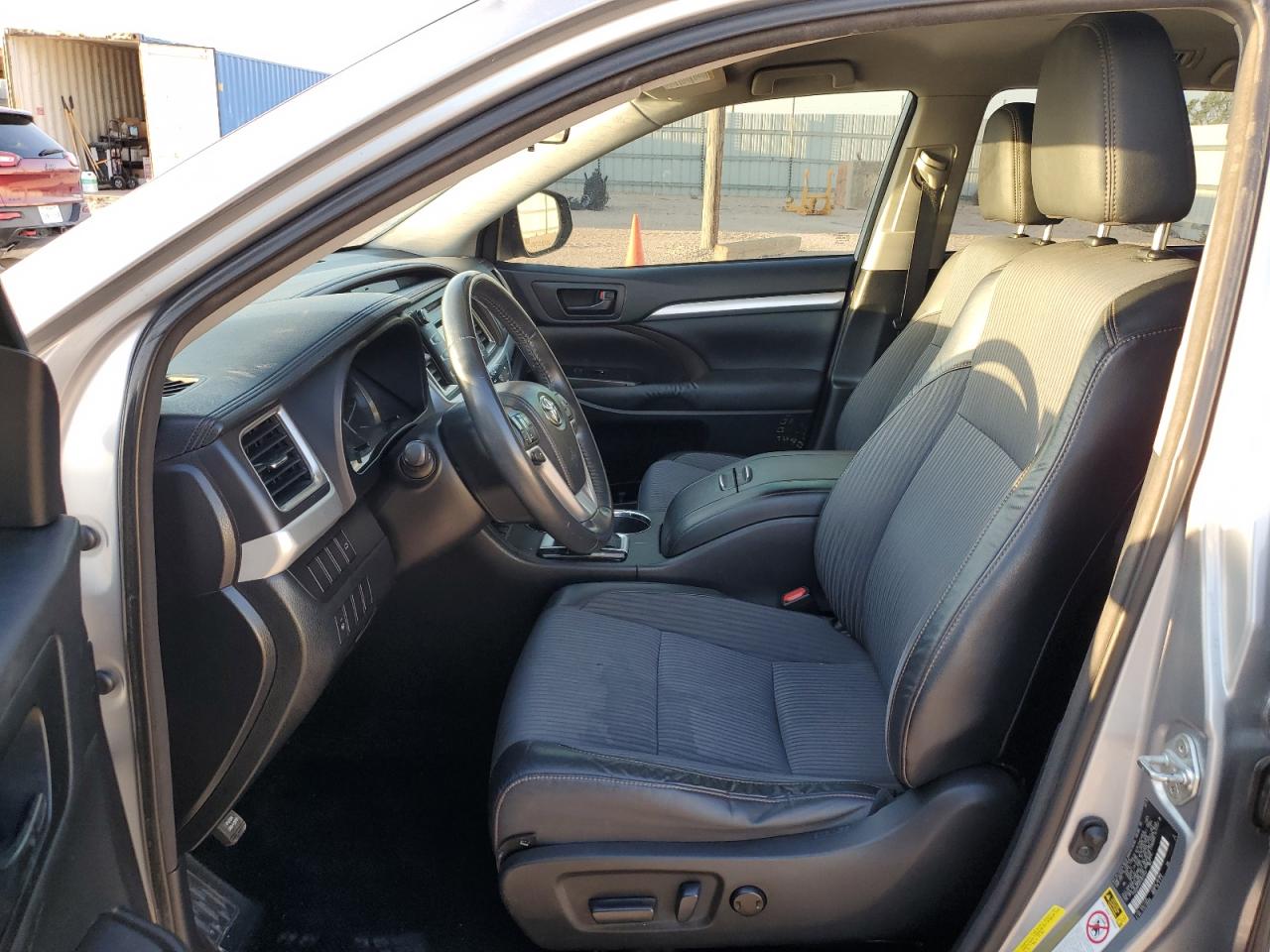 5TDZKRFH7ES011343 2014 Toyota Highlander Le