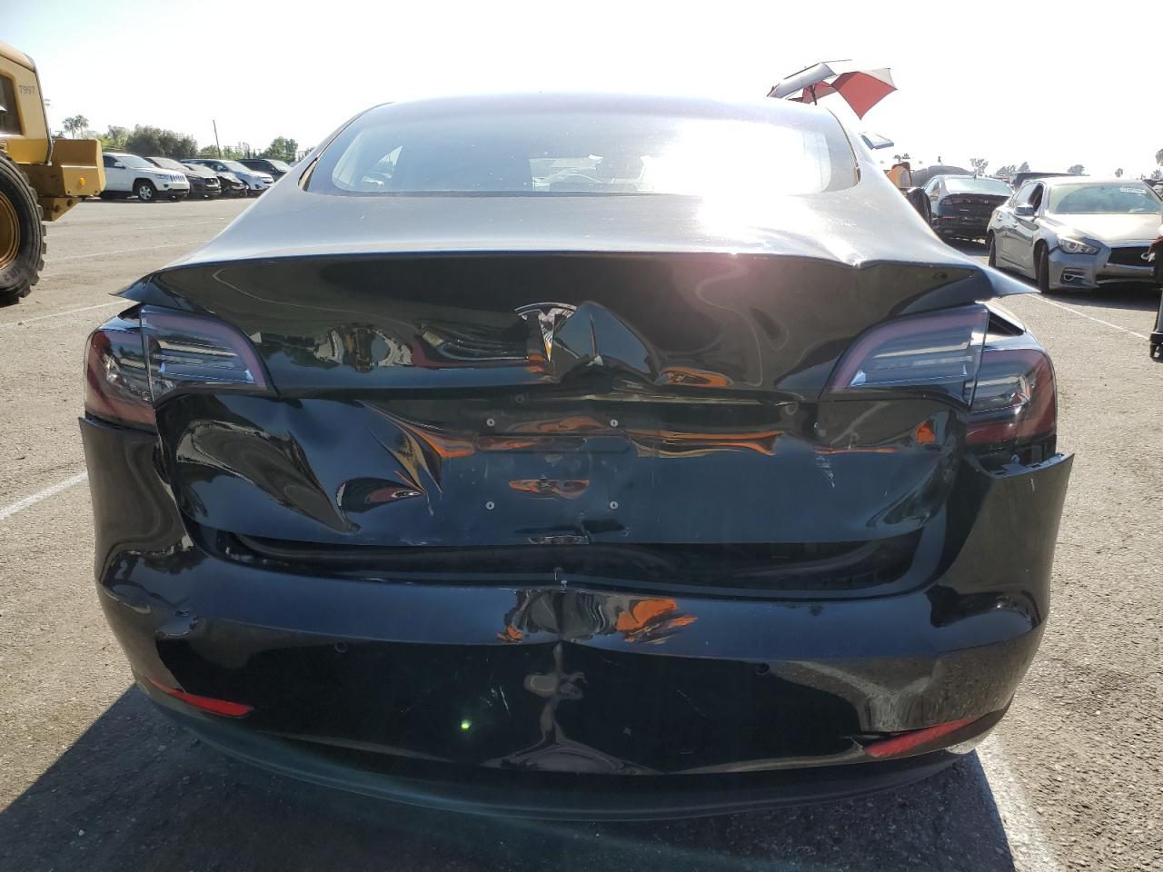 5YJ3E1EA0JF043343 2018 Tesla Model 3