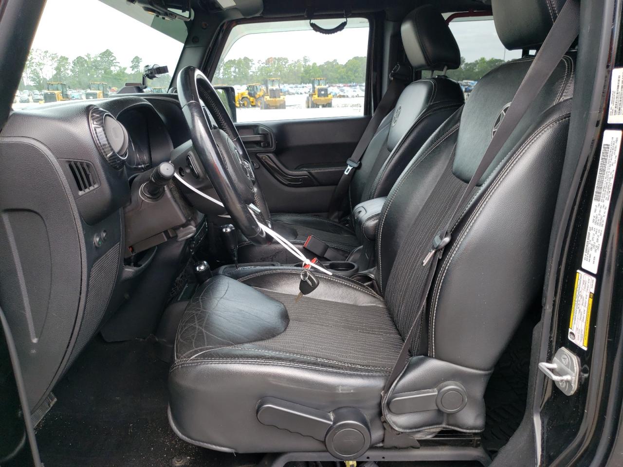 1C4HJWDGXEL241290 2014 Jeep Wrangler Unlimited Sport