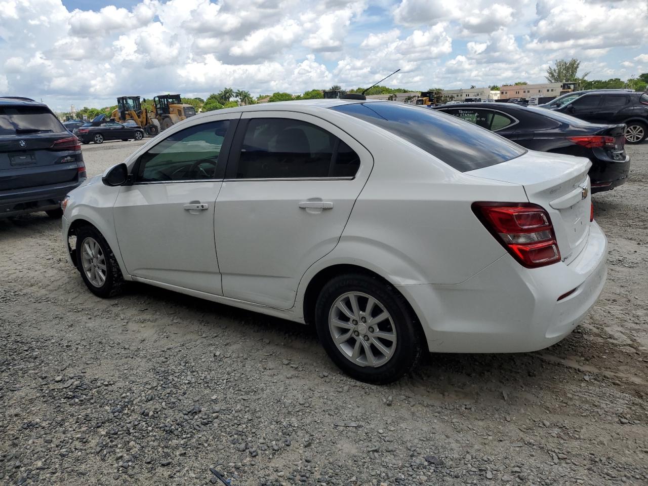 2019 Chevrolet Sonic Lt vin: 1G1JD5SB4K4144207