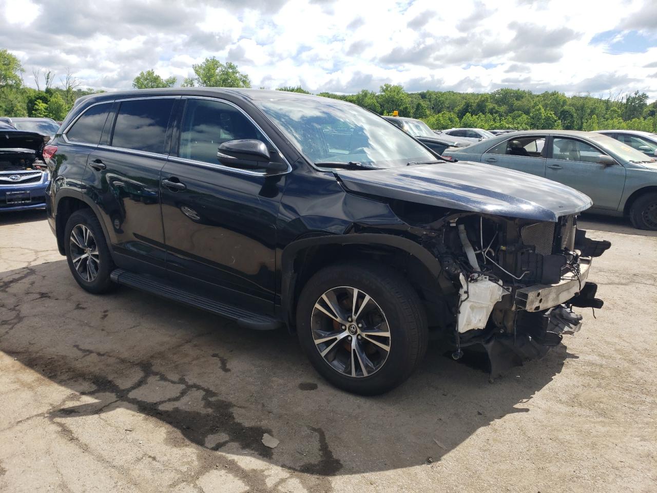 5TDBZRFH6KS962738 2019 Toyota Highlander Le