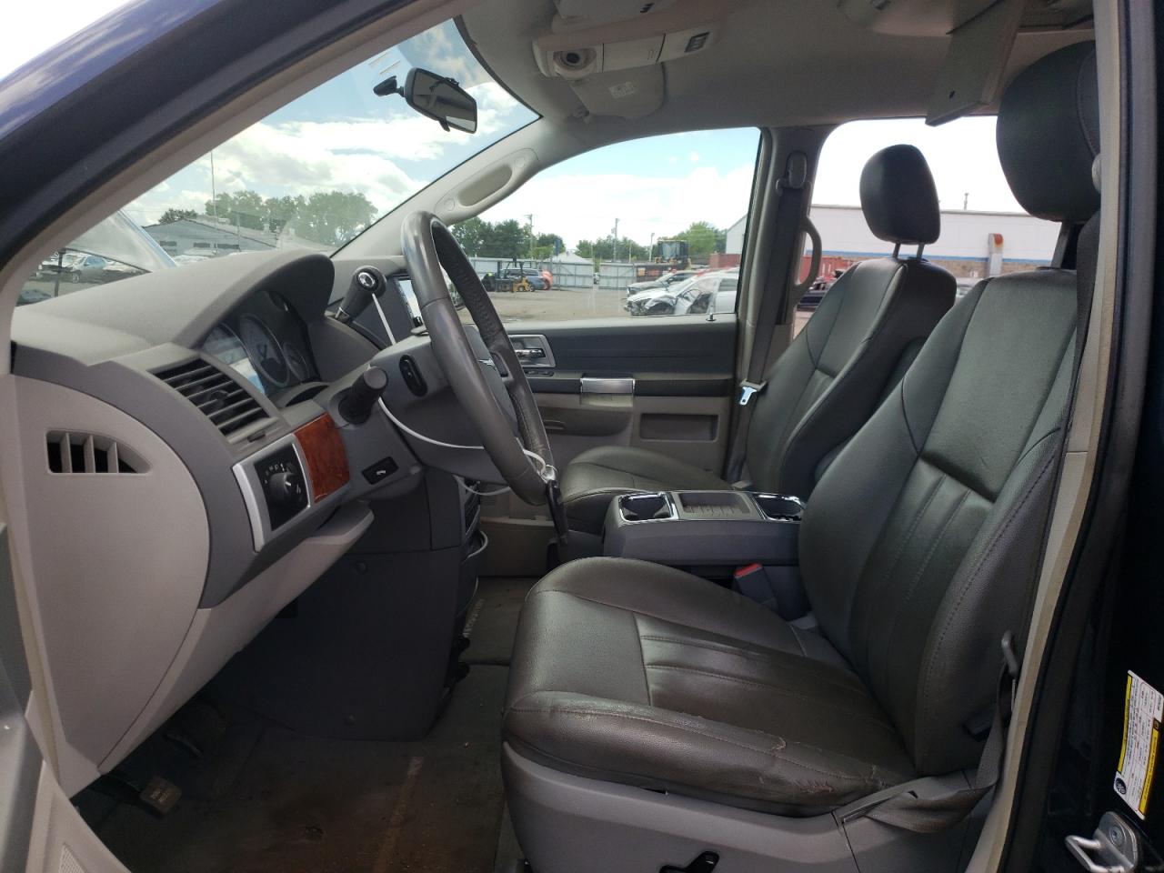 2A8HR54P98R792267 2008 Chrysler Town & Country Touring