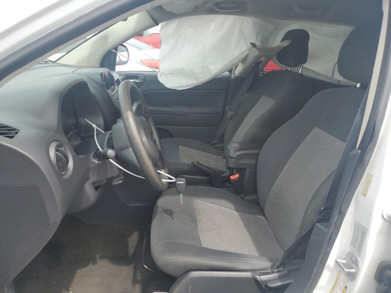 1C4NJCBA1GD640988 2016 Jeep Compass Sport