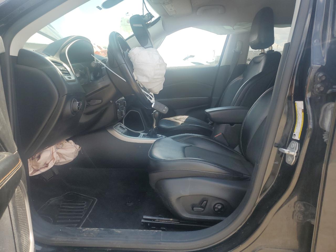 3C4NJCBB8JT193943 2018 Jeep Compass Latitude