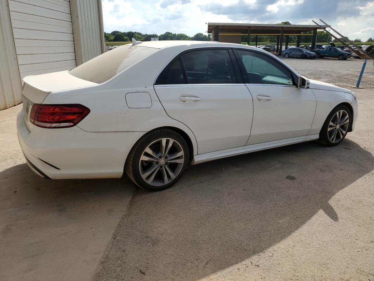 2014 Mercedes-Benz E 350 vin: WDDHF5KB9EB010637