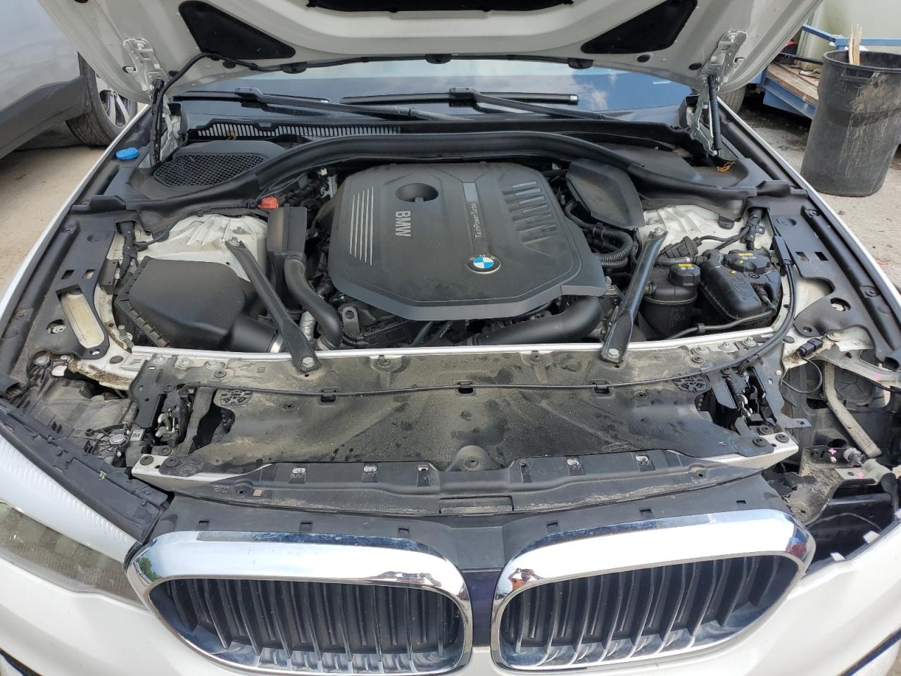 WBAJE7C57JG891075 2018 BMW 540 Xi