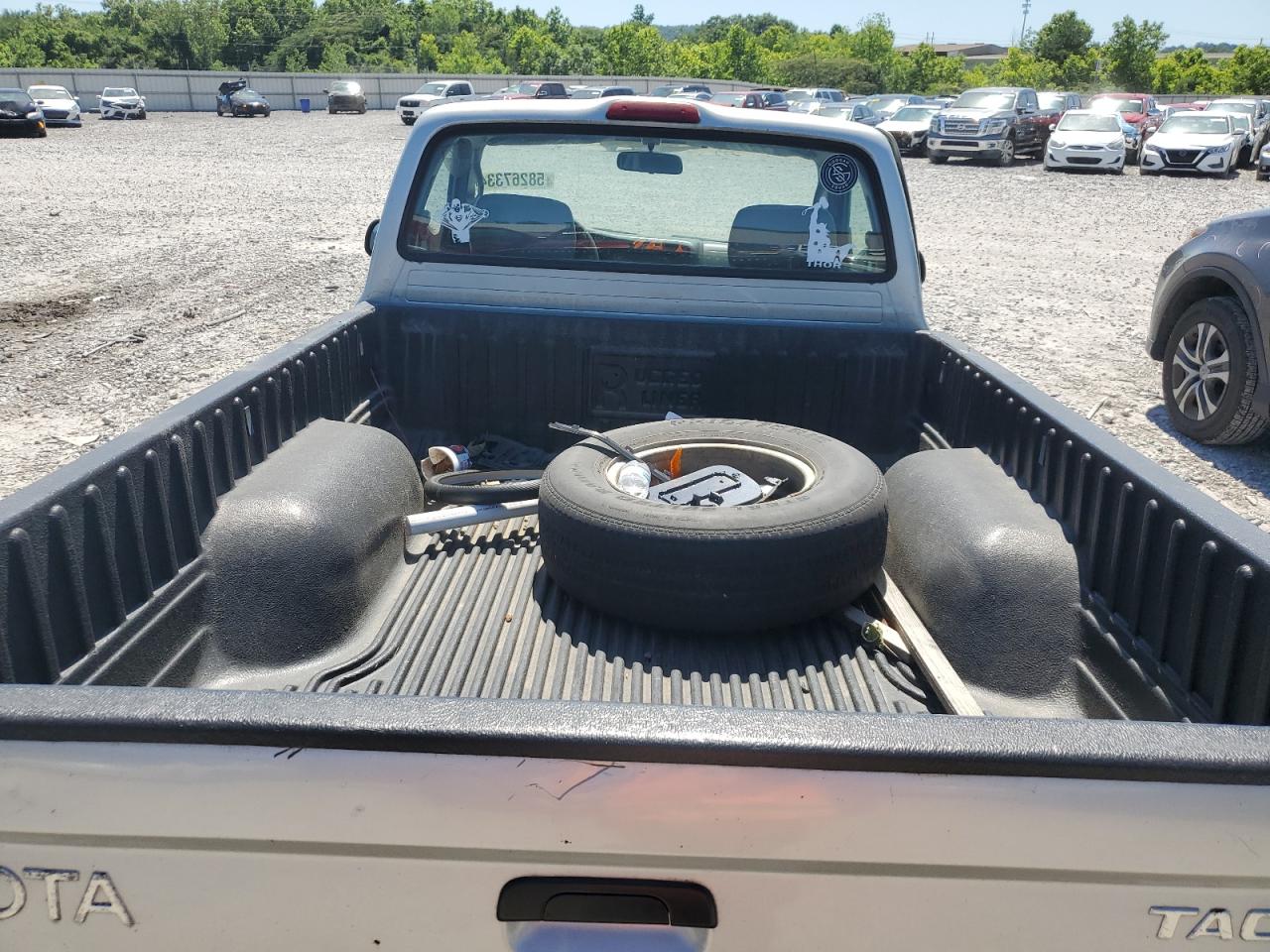 5TENL42NX2Z036049 2002 Toyota Tacoma