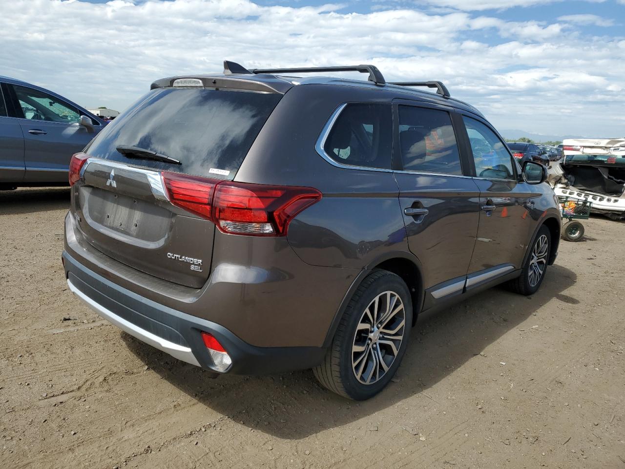 2017 Mitsubishi Outlander Se vin: JA4AZ3A37HZ040100