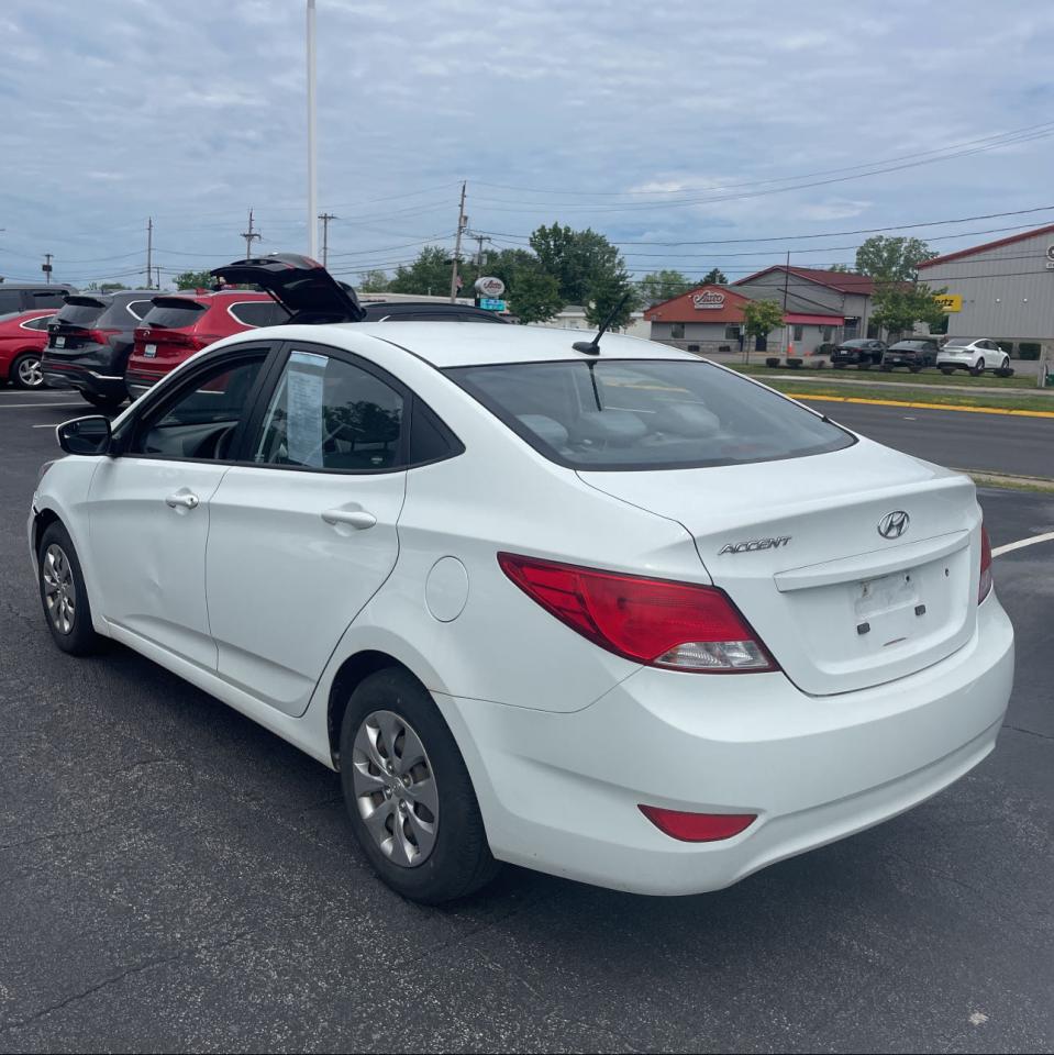 2015 Hyundai Accent Gls vin: KMHCT4AE2FU898619