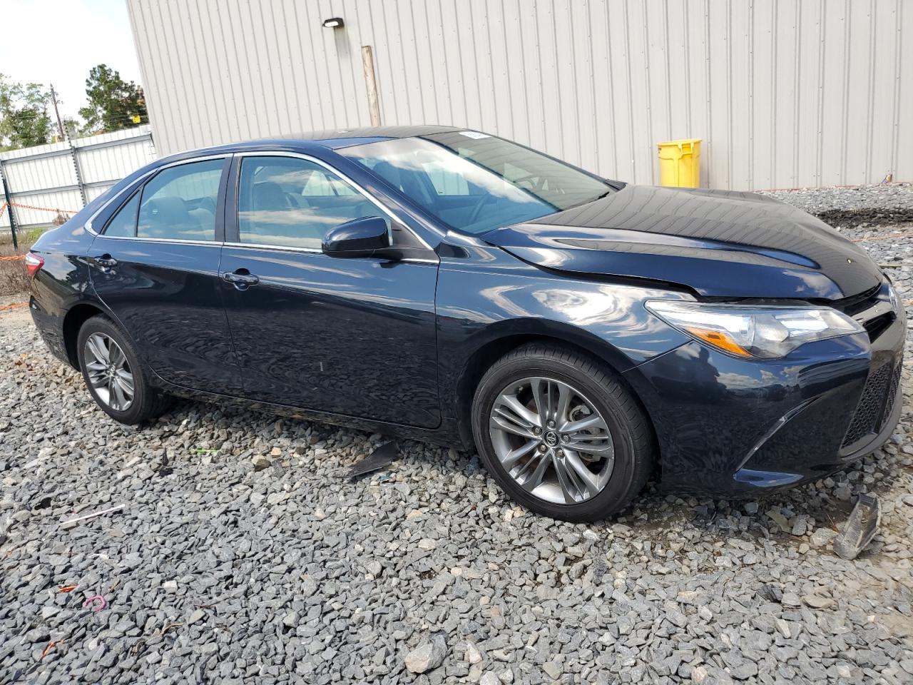 4T1BF1FK4HU452555 2017 Toyota Camry Le