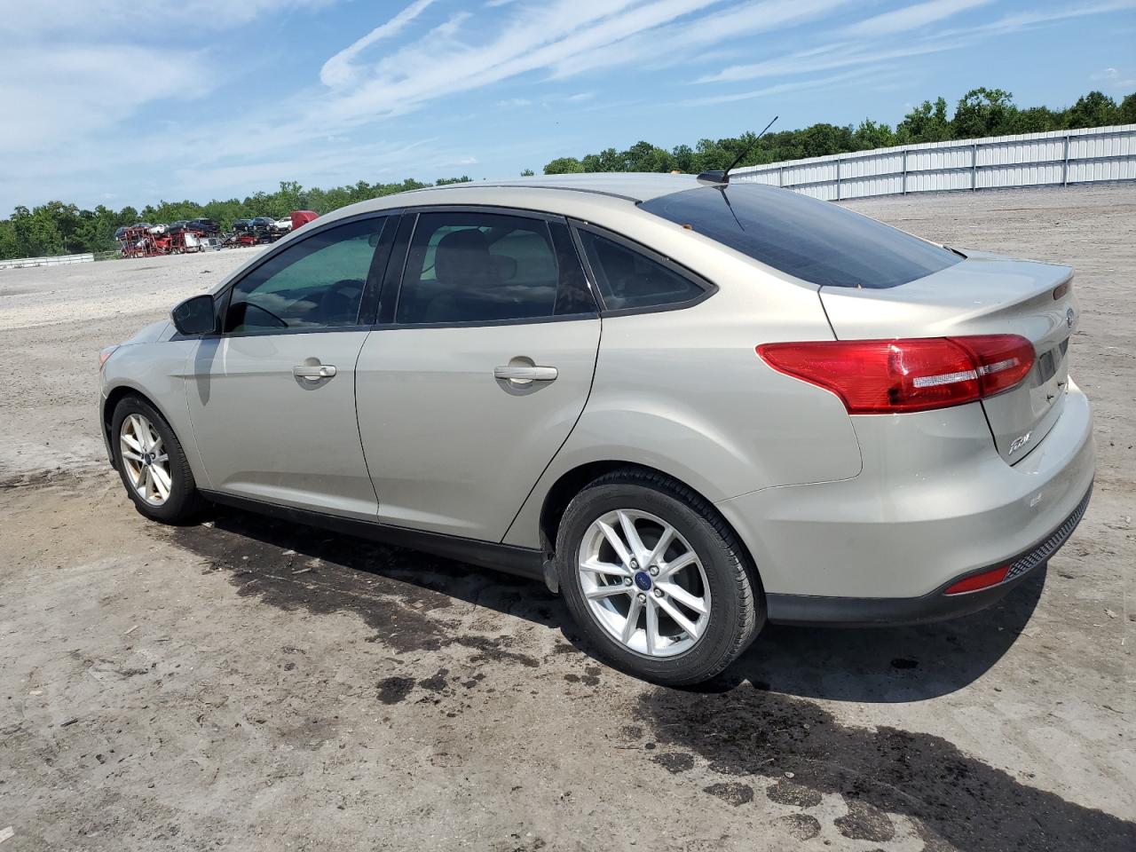 2015 Ford Focus Se vin: 1FADP3F25FL367982