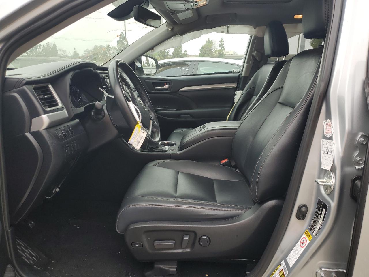 5TDKZRFHXKS299951 2019 Toyota Highlander Se