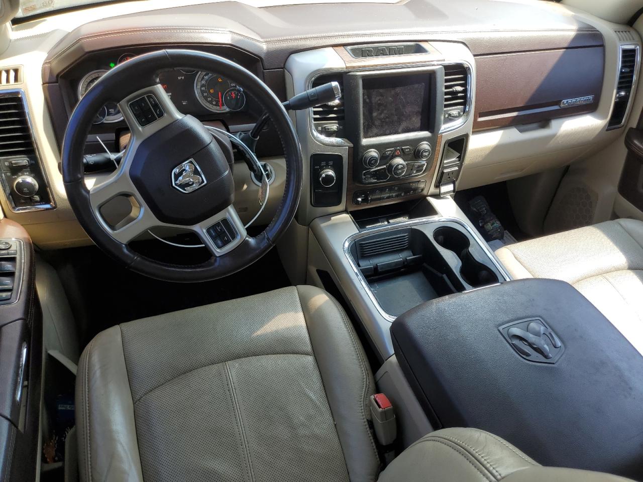 3C6UR5FJ8JG211178 2018 Ram 2500 Laramie