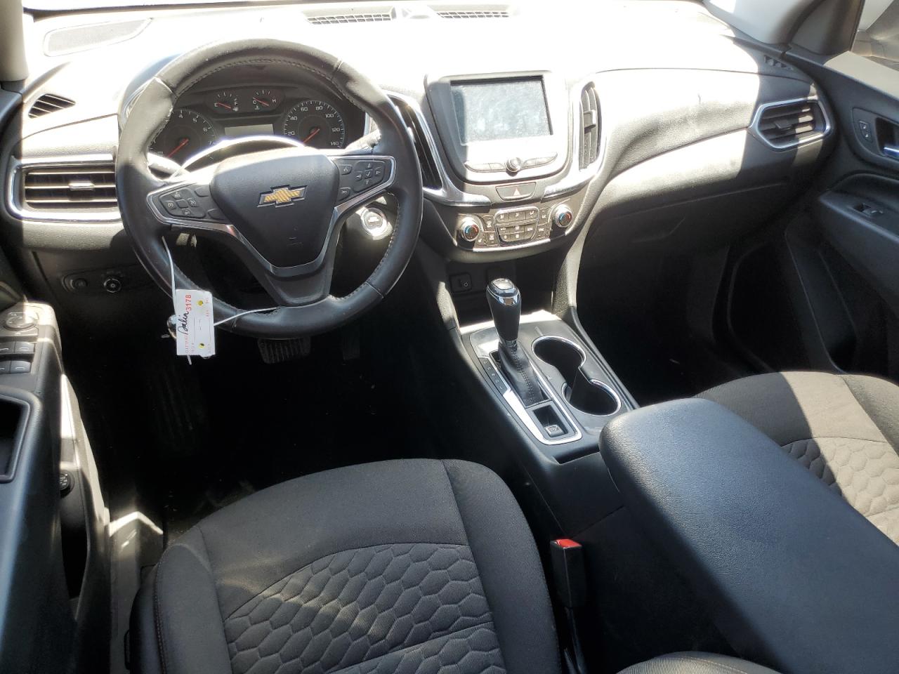 3GNAXJEV6JL116616 2018 Chevrolet Equinox Lt