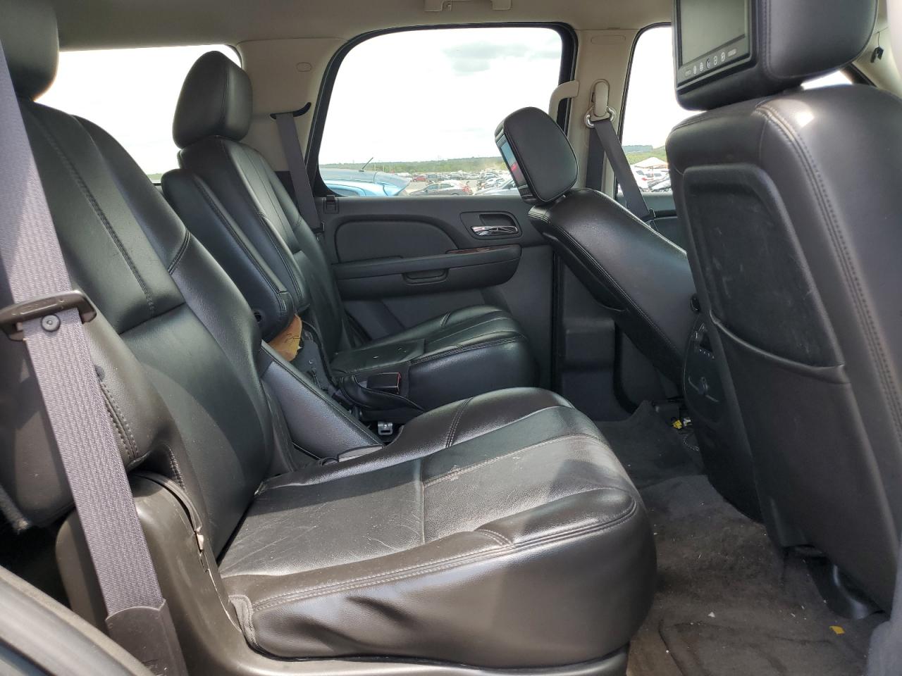 1GNSCBE02BR387466 2011 Chevrolet Tahoe C1500 Lt