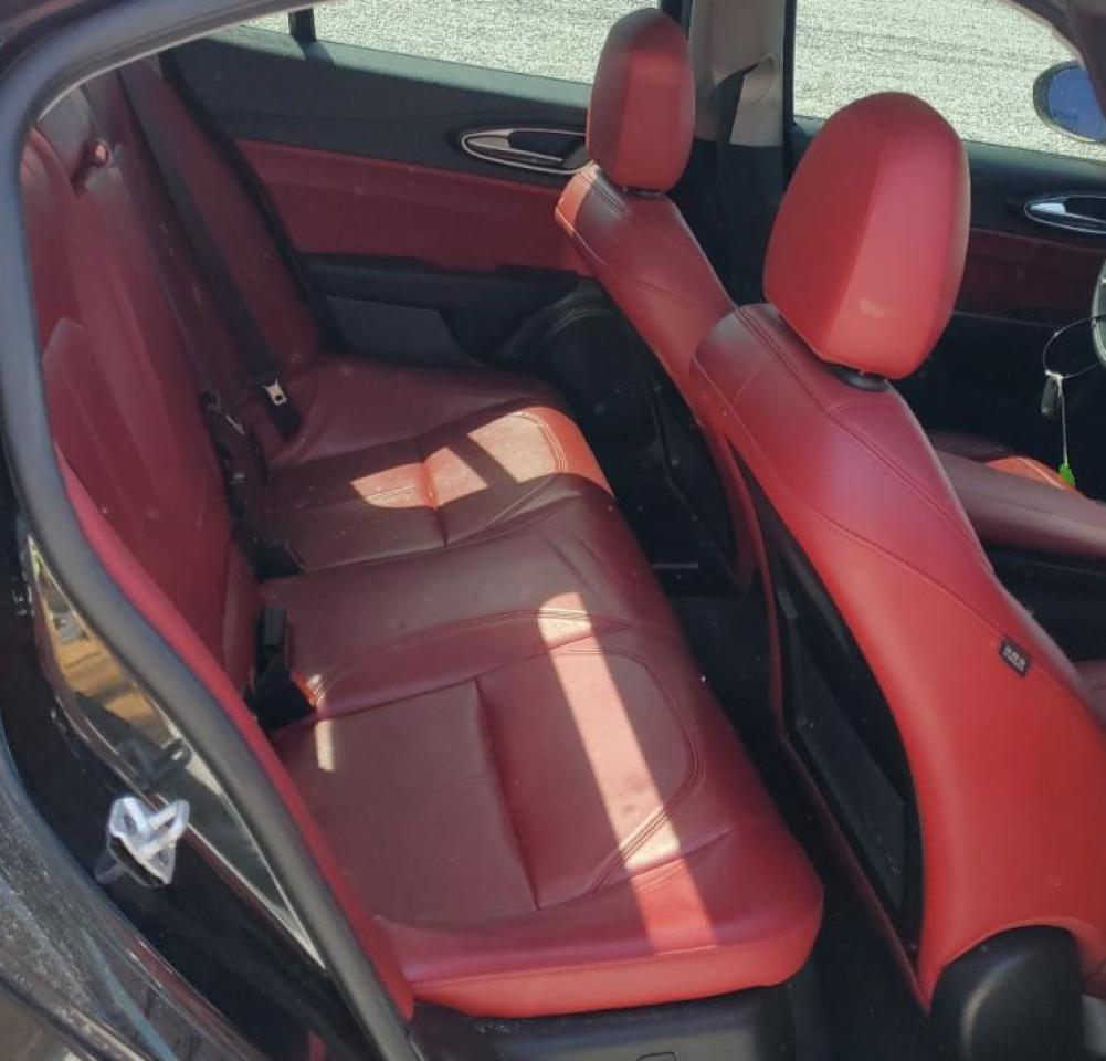 ZARFAEDNXH7540832 2017 Alfa Romeo Giulia Q4