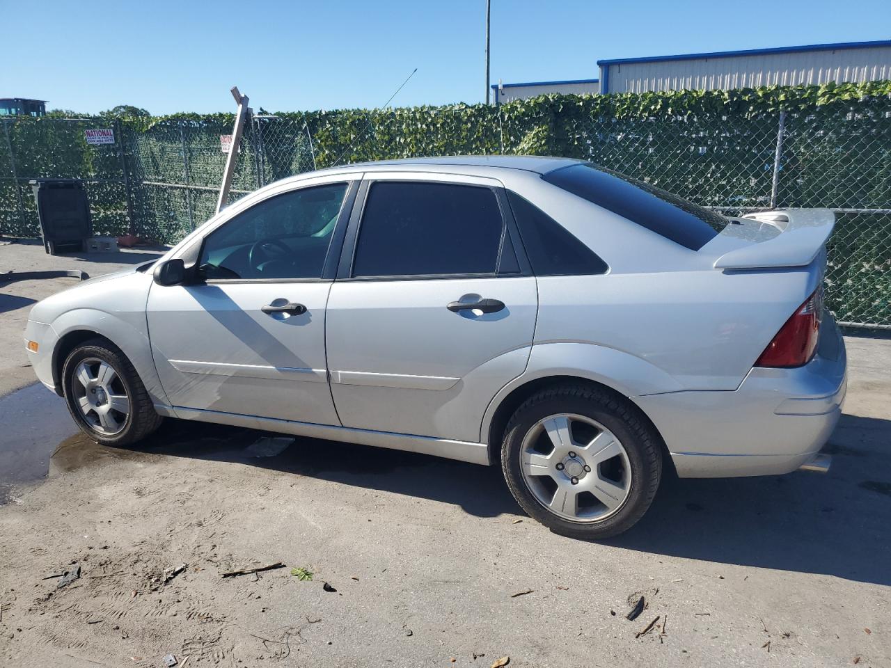 Lot #2902480909 2006 FORD FOCUS ZX4