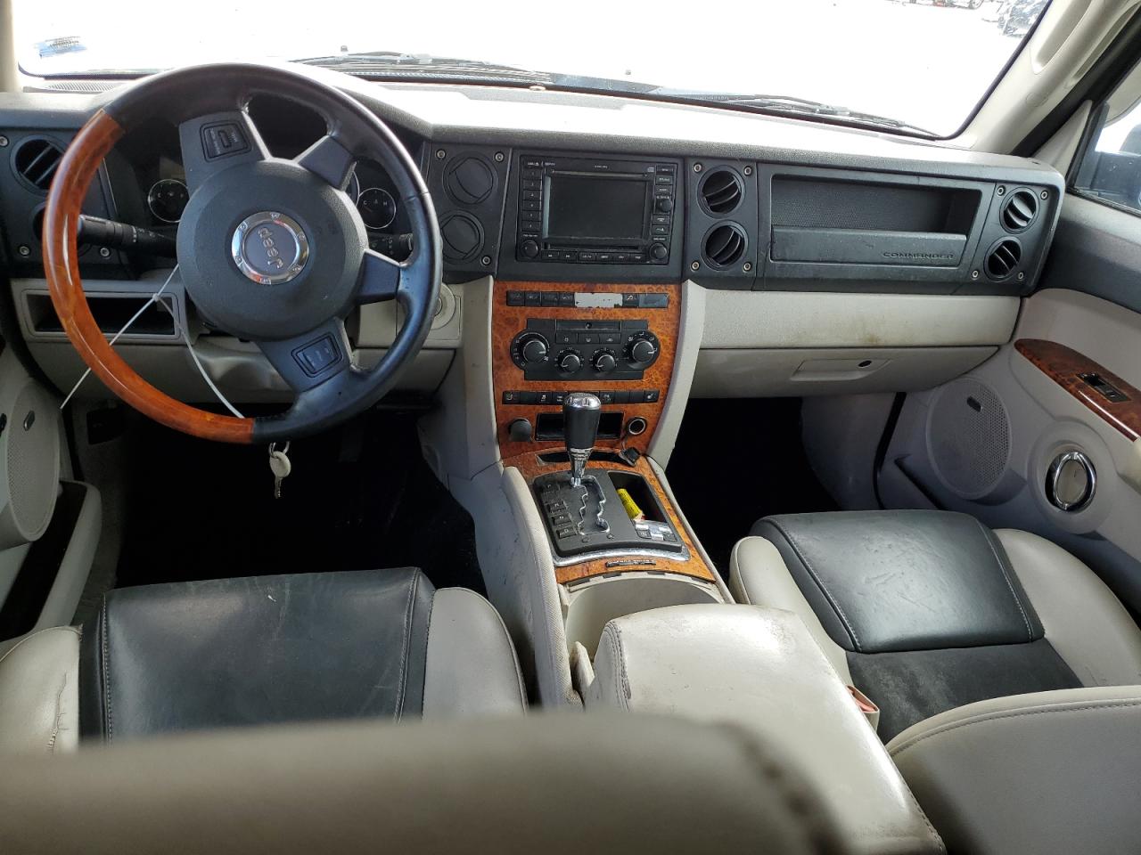 1J8HG68267C630842 2007 Jeep Commander Overland