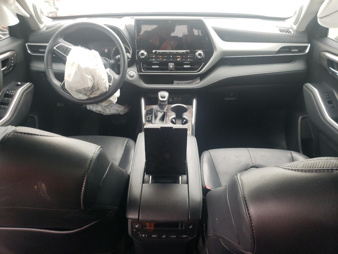 5TDFZRBH7NS237015 2022 Toyota Highlander Platinum