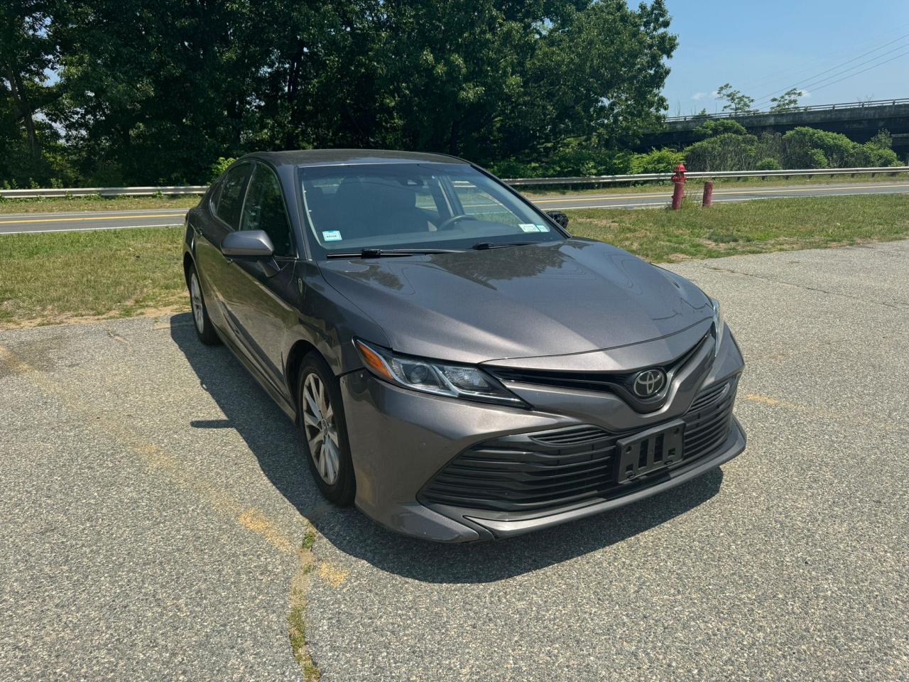 2019 Toyota Camry L vin: 4T1B11HK2KU764392