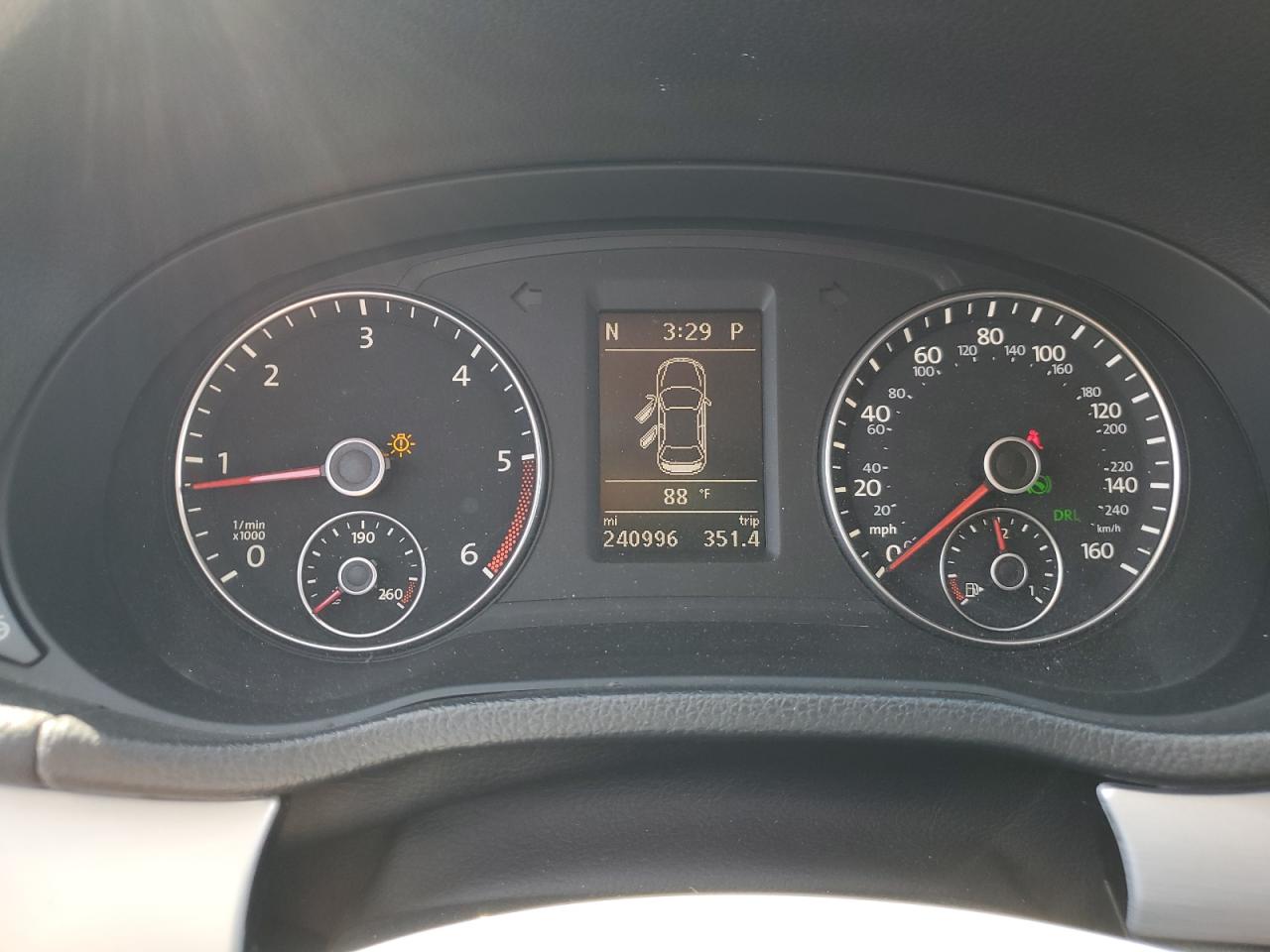 1VWBN7A32DC114403 2013 Volkswagen Passat Se