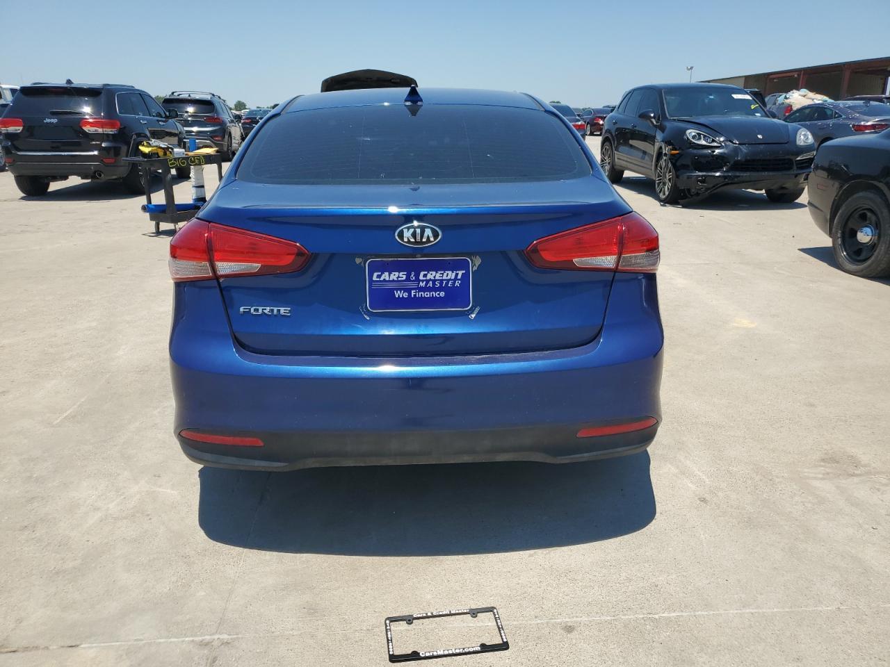 3KPFL4A71JE249159 2018 Kia Forte Lx