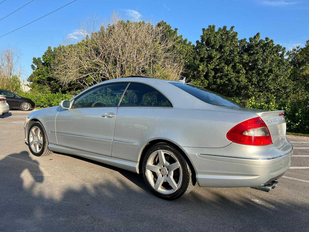 WDBTJ72H07F207001 2007 Mercedes-Benz Clk 550