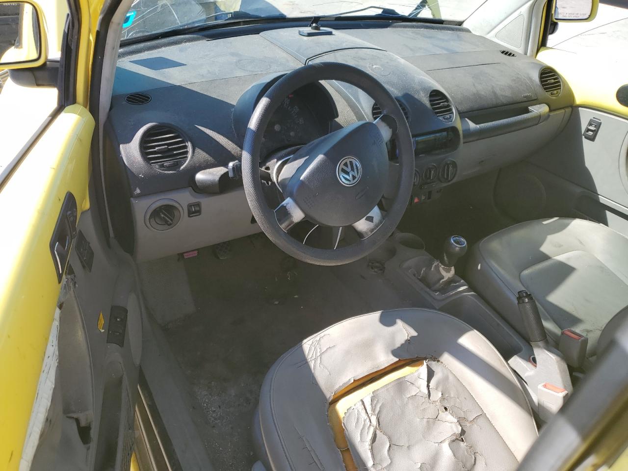 3VWCC21C1XM451399 1999 Volkswagen New Beetle Gls
