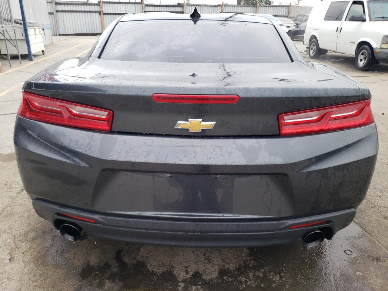 2018 Chevrolet Camaro Ls vin: 1G1FA1RX1J0107923