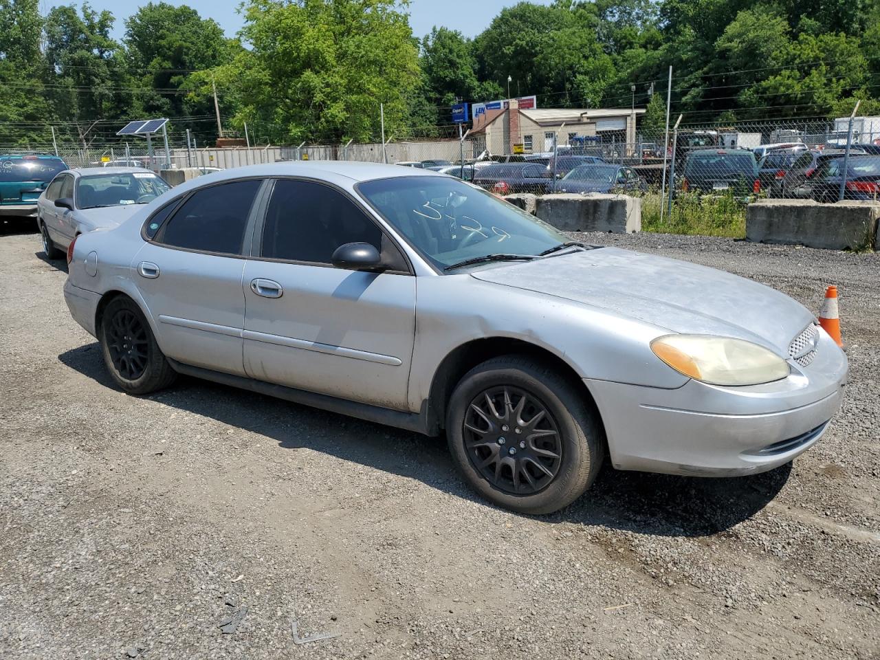 1FAFP52U63G124181 2003 Ford Taurus Lx