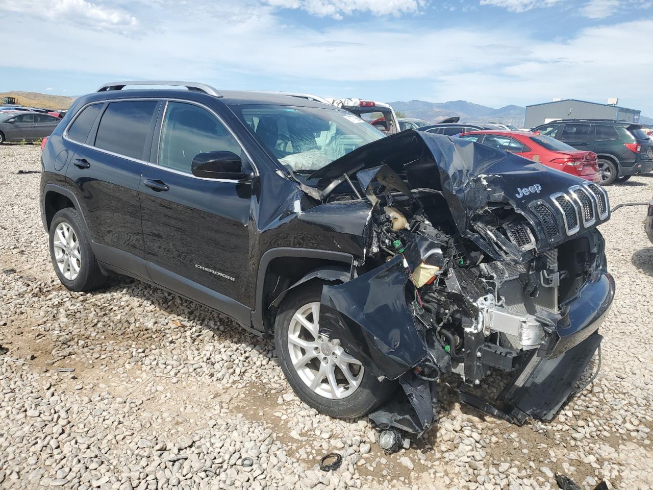 2017 Jeep Cherokee Latitude vin: 1C4PJLCB9HW642798