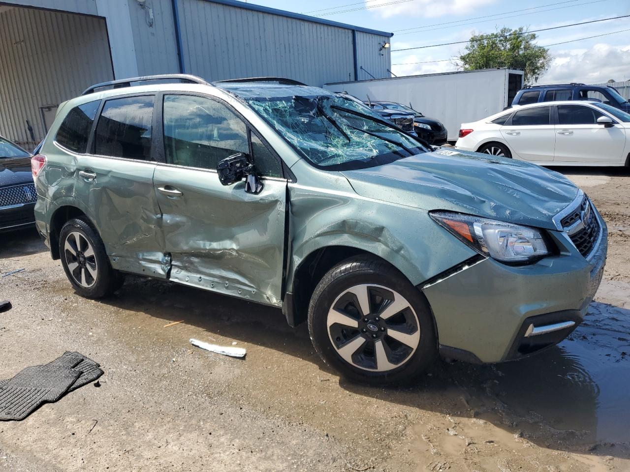 2018 Subaru Forester 2.5I Premium vin: JF2SJAEC6JH611153