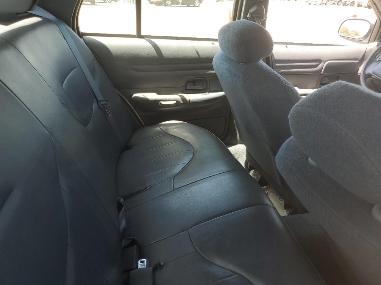 2FAFP71W41X177855 2001 Ford Crown Victoria Police Interceptor