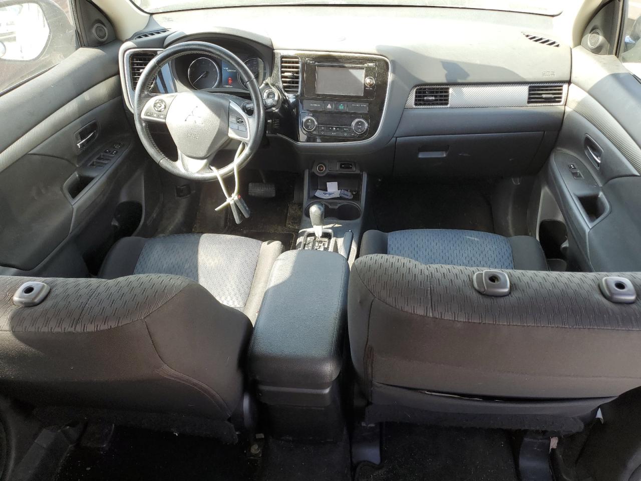 JA4AZ3A31EZ013809 2014 Mitsubishi Outlander Se