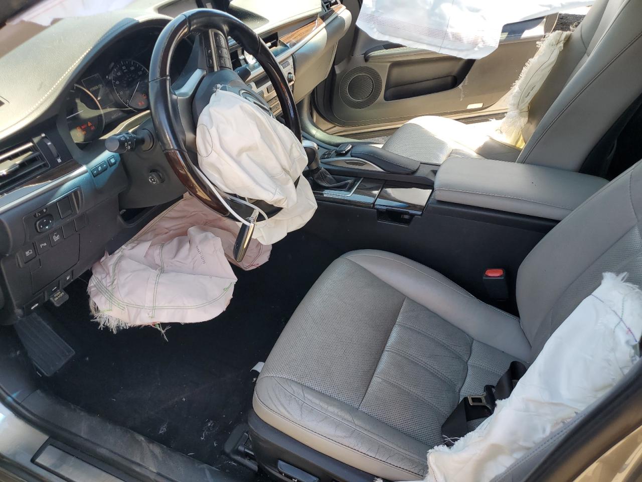 JTHBW1GG9G2125821 2016 Lexus Es 300H