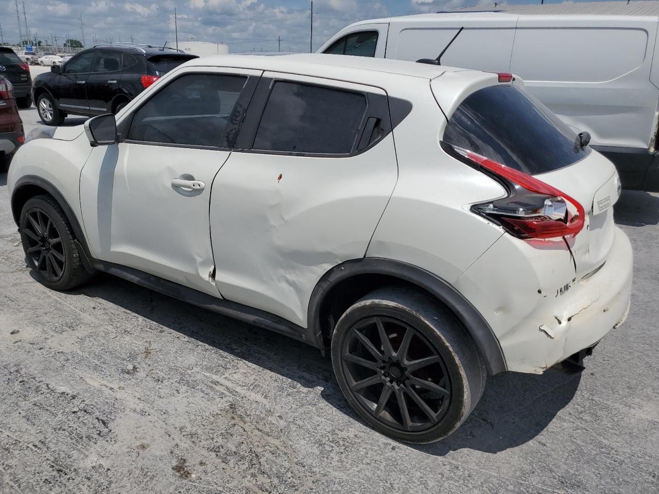 2015 Nissan Juke S vin: JN8AF5MR2FT507261