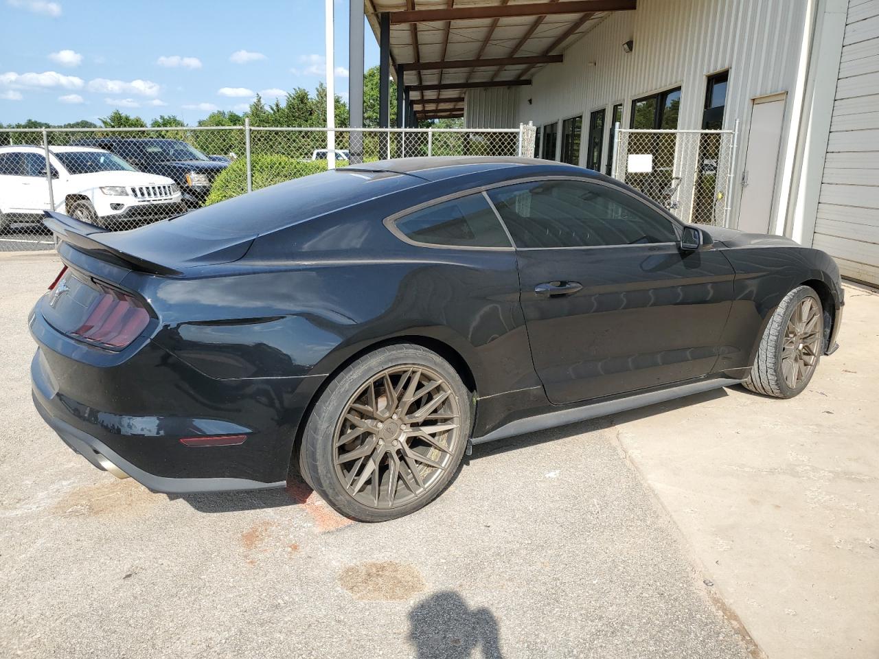 1FA6P8TH5J5174601 2018 Ford Mustang