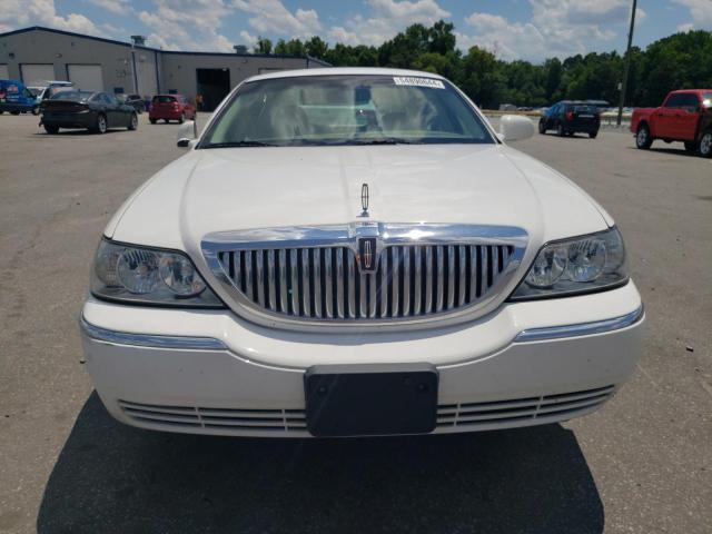 2009 Lincoln Town Car Signature Limited VIN: 2LNHM82V59X625924 Lot: 54890644