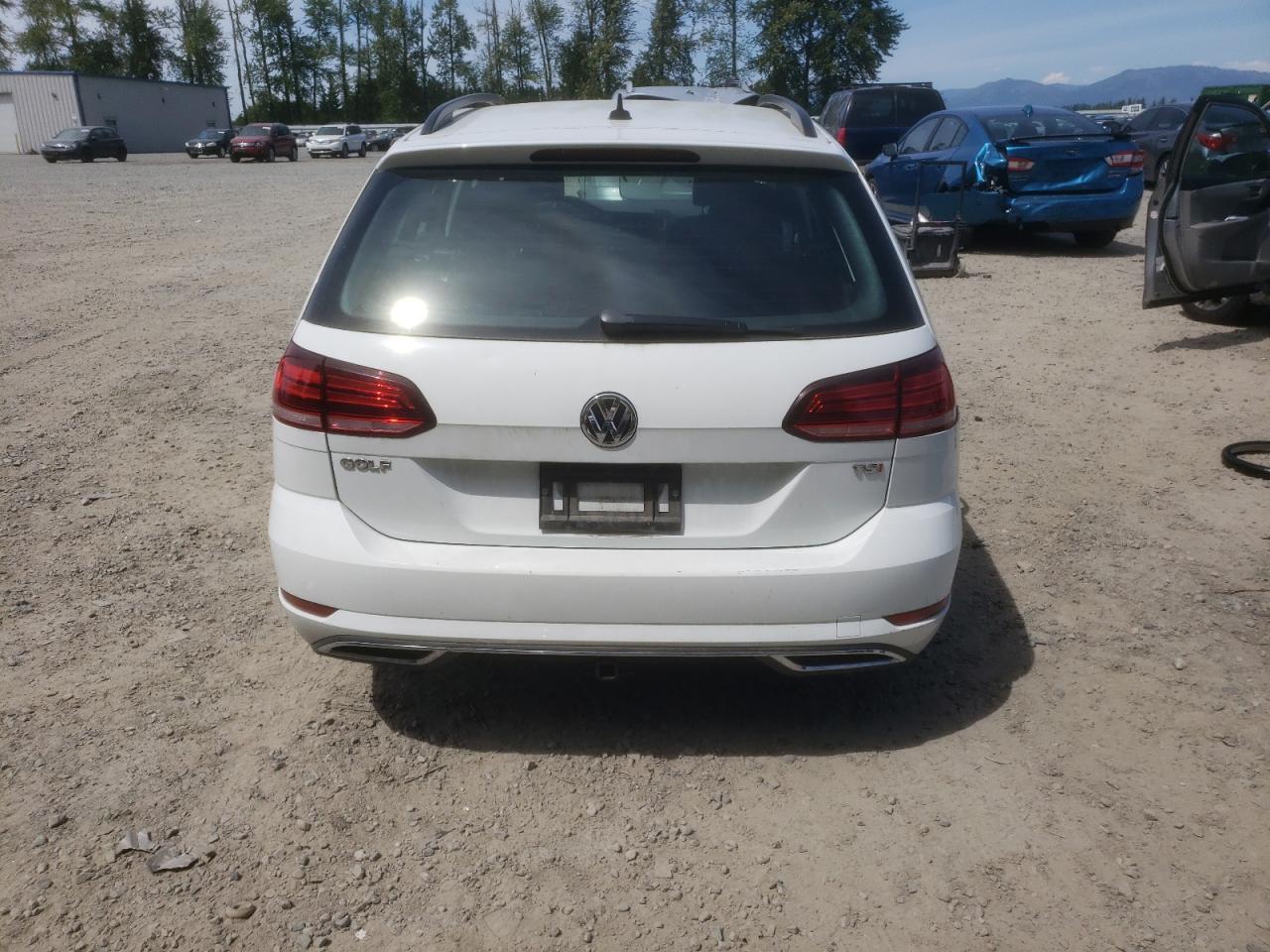 3VW717AU6JM766610 2018 Volkswagen Golf Sportwagen S